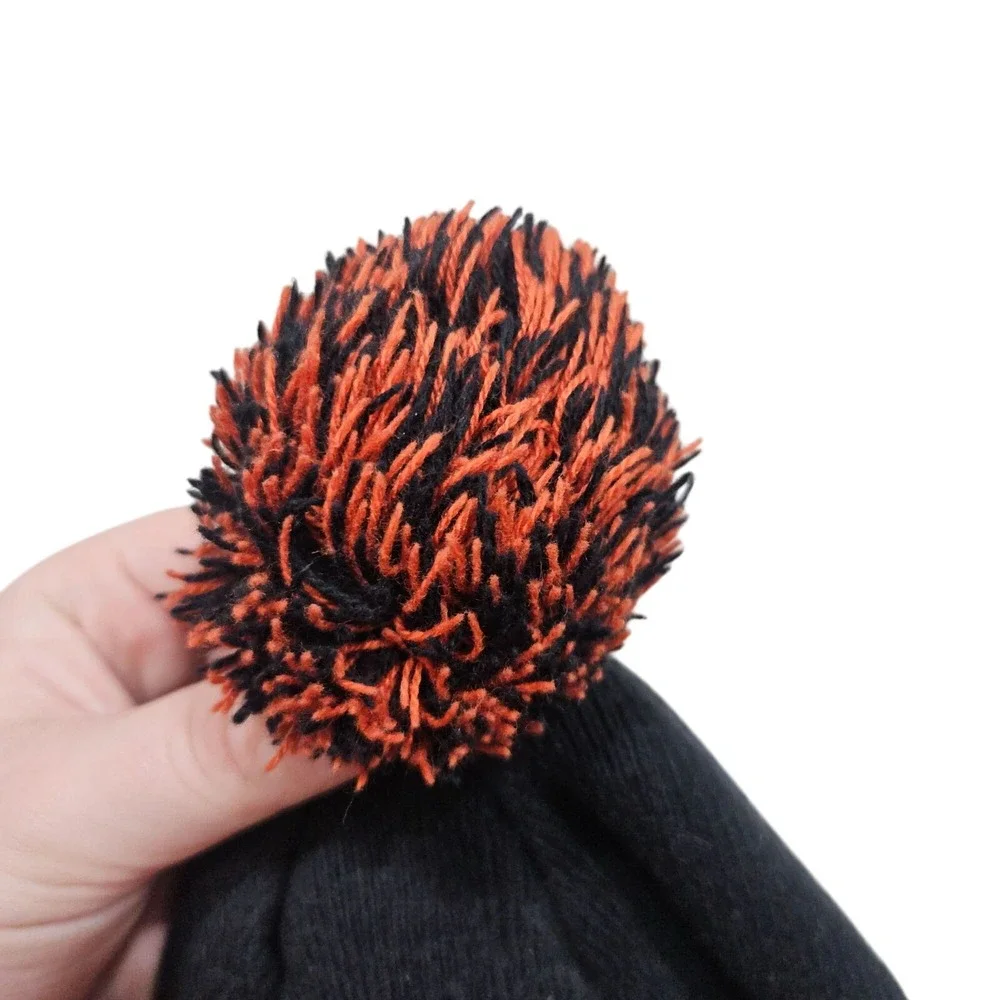 Pacific Headwear Beavers Pom-Pom Knit Beanie Hat Style‎ 649K OSFM Black & Orange